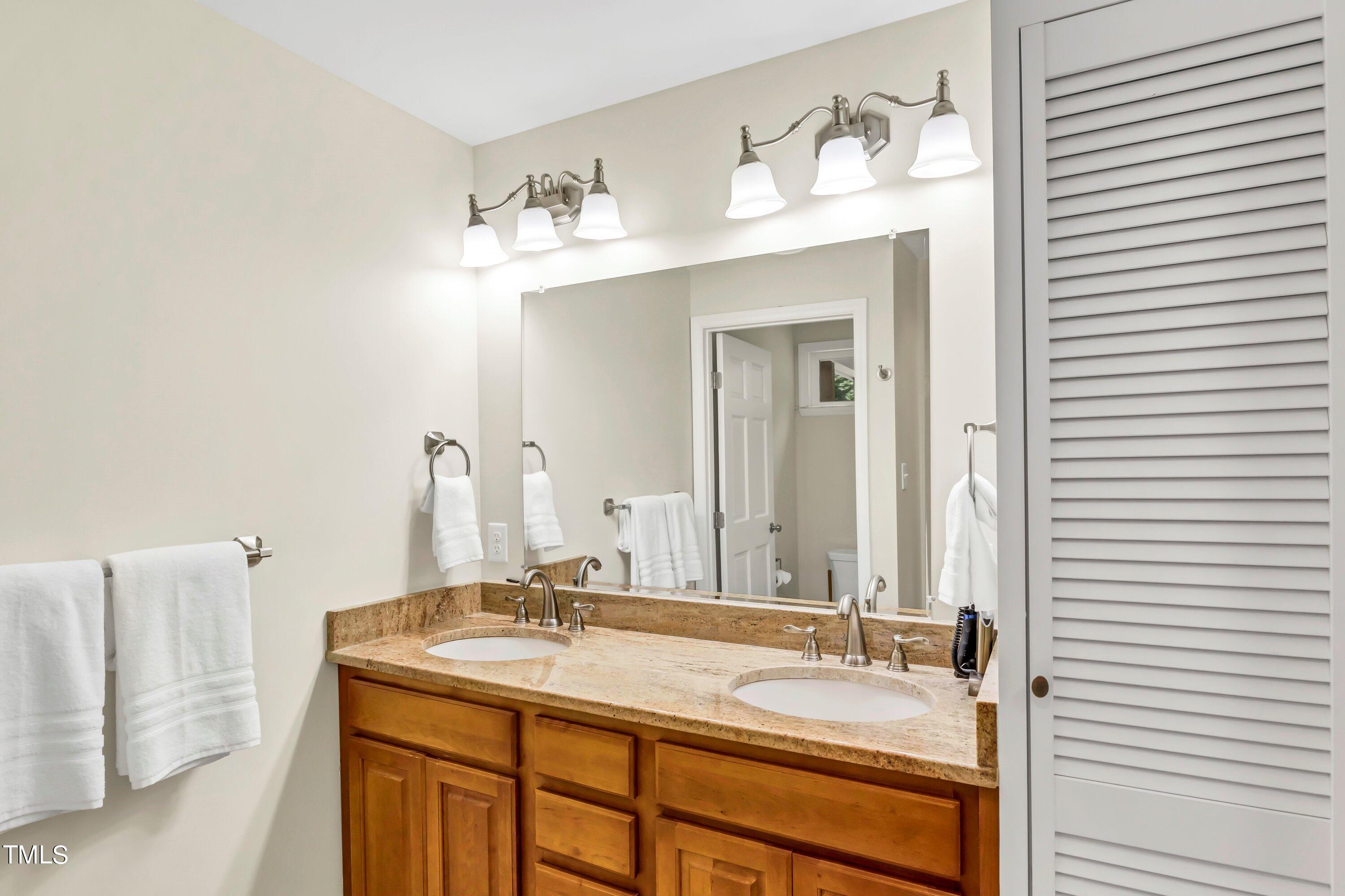5309 Woodsdale Road Raleigh, NC 27606 - Photo 21 of 61 Owner's Bath