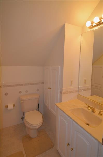71 Herbst Road, Unit A Coraopolis, PA 15108 - Photo 11 of 13 Gallery Image 11