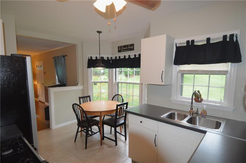 71 Herbst Road, Unit A Coraopolis, PA 15108 - Photo 4 of 13 Gallery Image 4