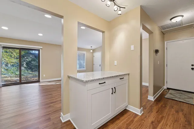 $325,000 | 1150 Black Oaks Lane North, Plymouth, MN 55447