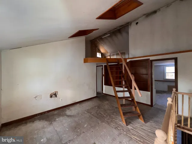 $209,900 | 4420 Rosemont Avenue, Drexel Hill, PA 19026