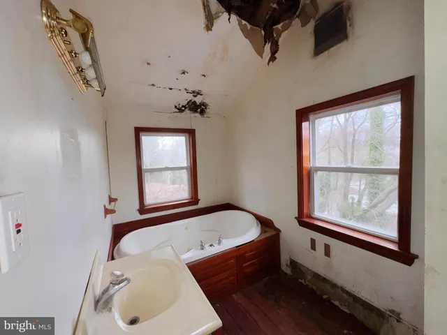 $209,900 | 4420 Rosemont Avenue, Drexel Hill, PA 19026