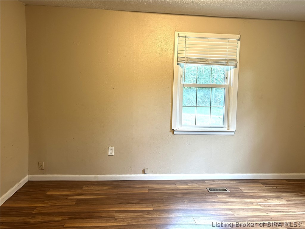 952 East Booe Road Austin, IN 47102 - Photo 6 of 22 Gallery Image 6