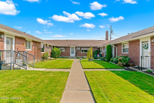$150,000 | 215 North 42nd Avenue, Yakima, WA 98908
