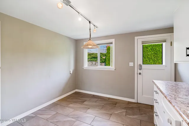 $150,000 | 215 North 42nd Avenue, Yakima, WA 98908