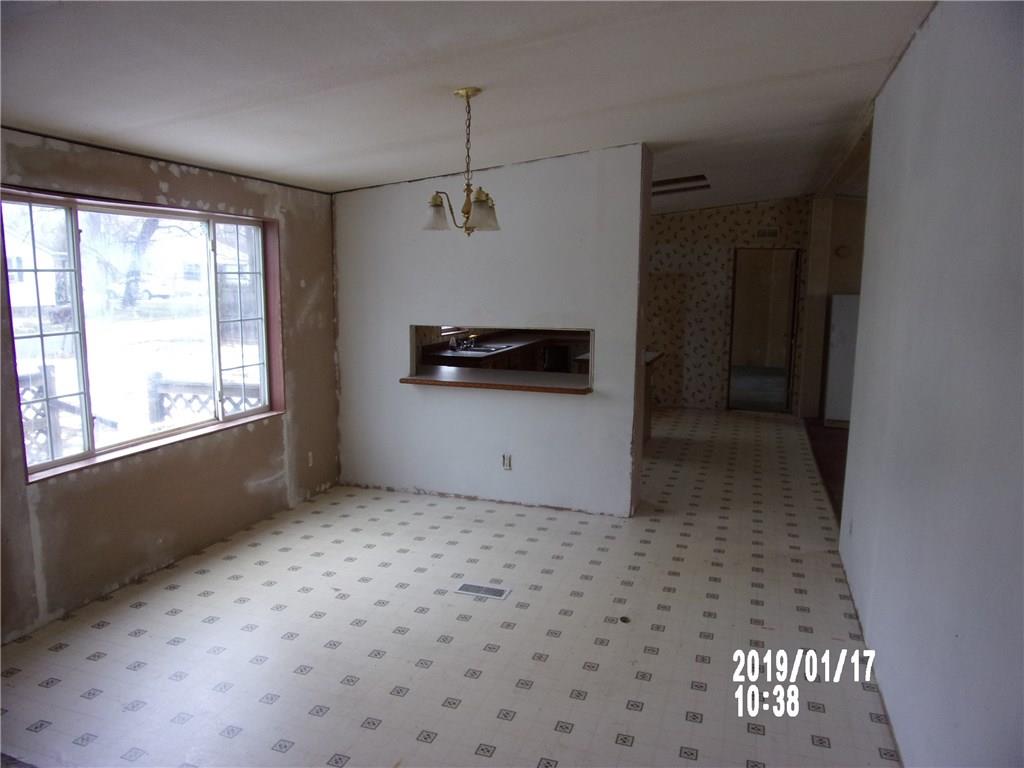 737 Patterson Road Columbus, IN 47203 - Photo 3 of 19 Gallery Image 3