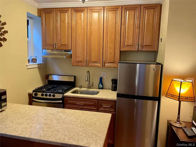 $164,000 | 36 Cathedral Avenue, Unit 2C, Hempstead, NY 11550