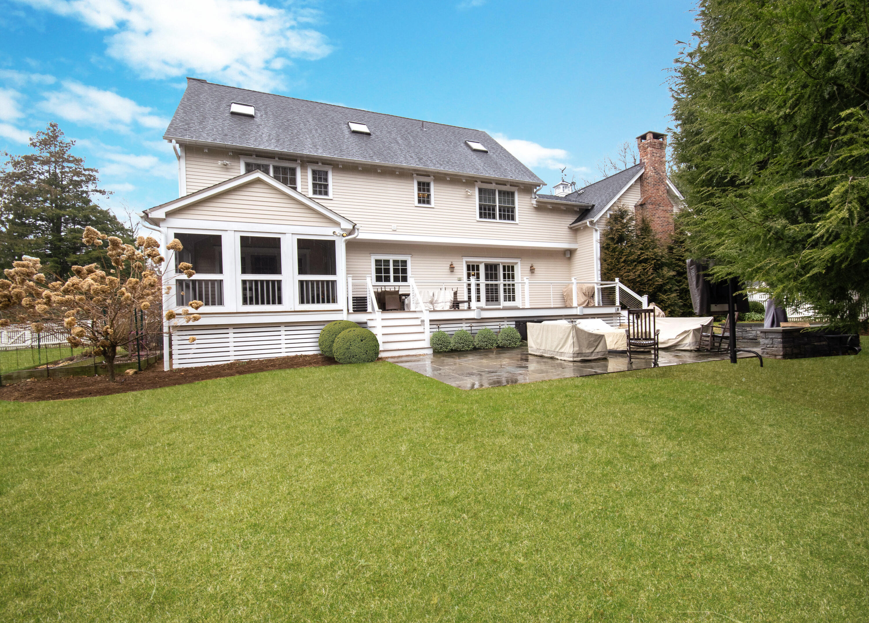 10 Wakeman Road Darien, CT 06820 - Photo 33 of 38 a front view of a house with a yard