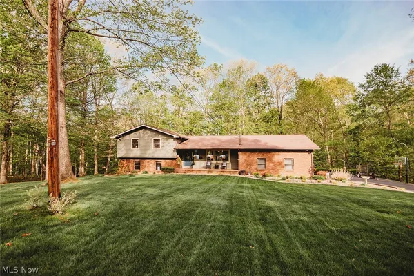 $395,000 | 485 Northlake Drive, Vincent, OH 45784