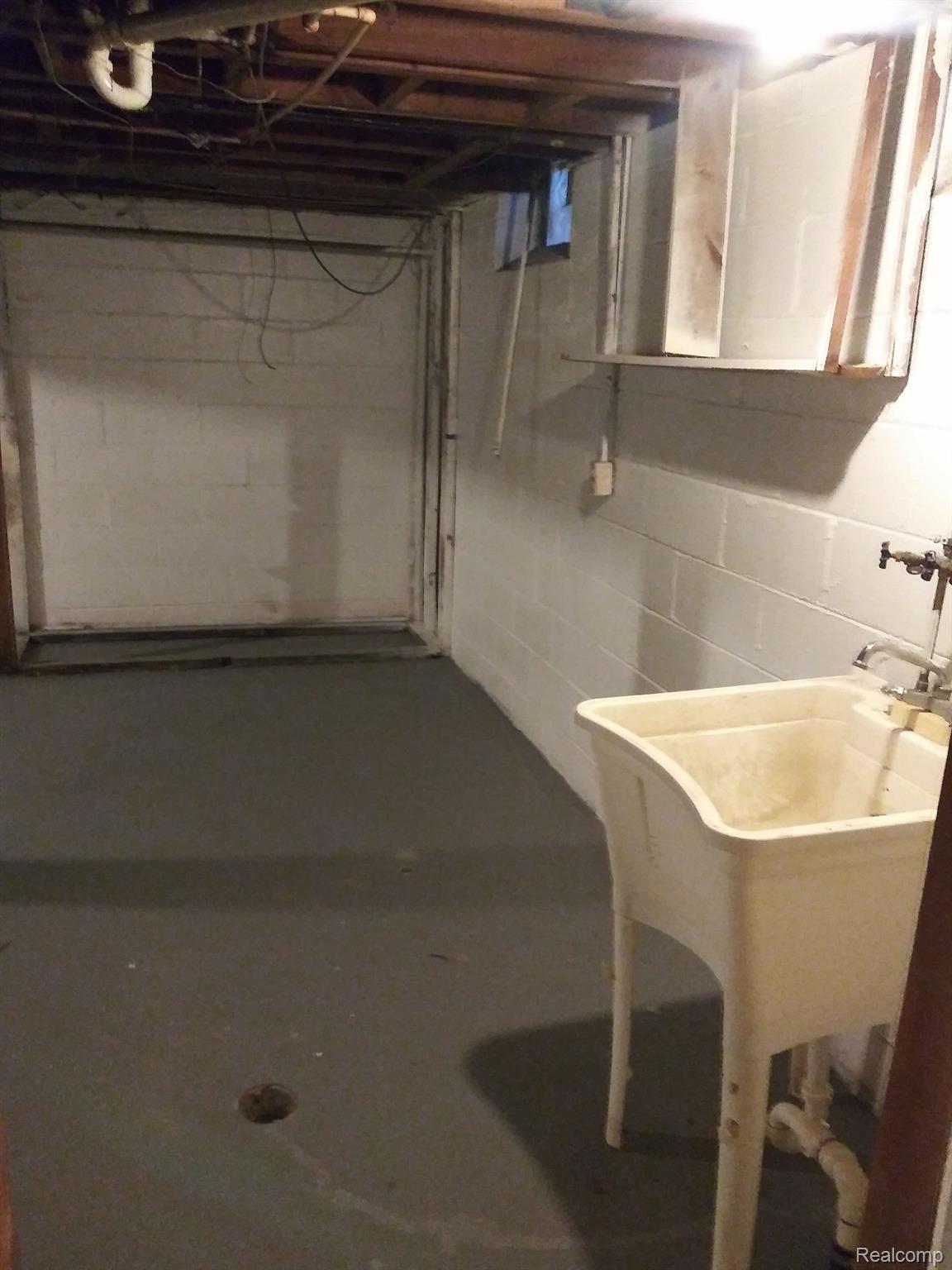 20468 Meyers Road Detroit, MI 48235 - Photo 14 of 17 Basement laundry area