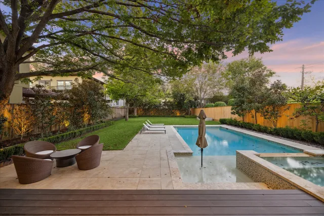 a view of out door space with furniture