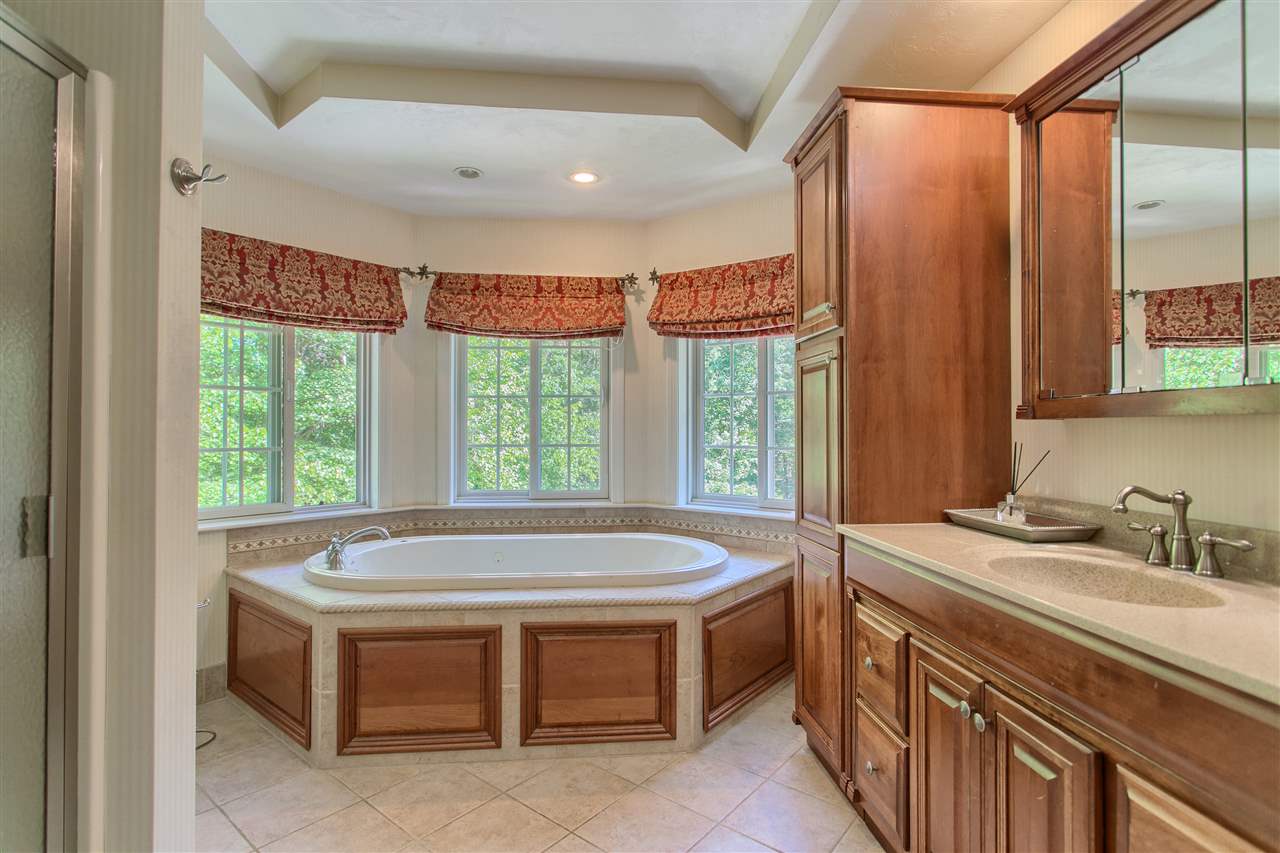 6 Winding Hollow Road Hudson, NH 03051 - Photo 22 of 40