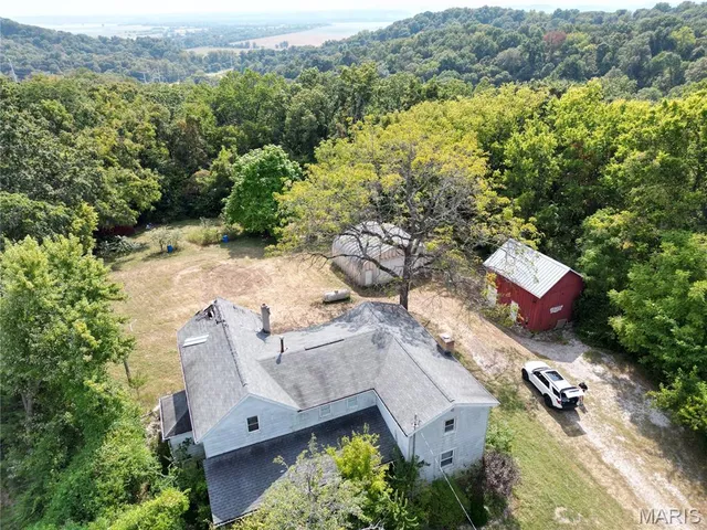 $299,000 | 2705 Sutterville Road, Fults, IL 62244