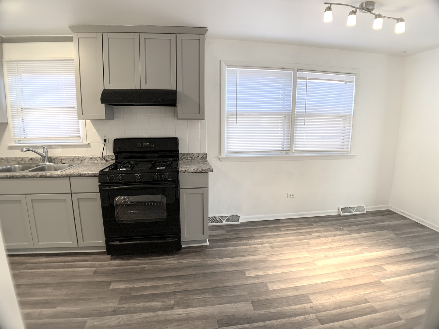 3451 West 38th Street Chicago, IL 60632 - Photo 11 of 27