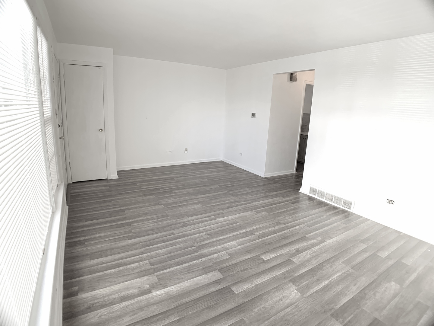 3451 West 38th Street Chicago, IL 60632 - Photo 4 of 27