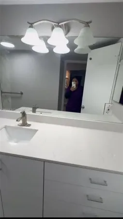 $1,900 | 7100 Northwest 179th Street, Unit 102, Hialeah, FL 33015