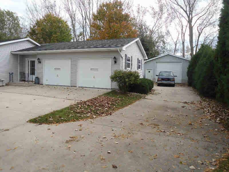 2348 Amelith Road Bay City, MI 48706 - Photo 2 of 12 Gallery Image 2