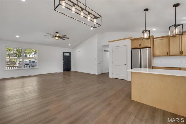 $310,000 | 211 Easy Street, De Soto, MO 63020