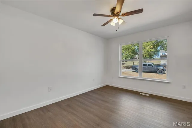 $310,000 | 211 Easy Street, De Soto, MO 63020