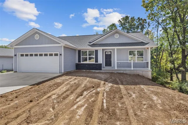 $310,000 | 211 Easy Street, De Soto, MO 63020