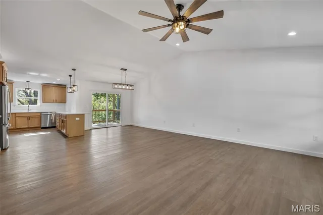 $310,000 | 211 Easy Street, De Soto, MO 63020