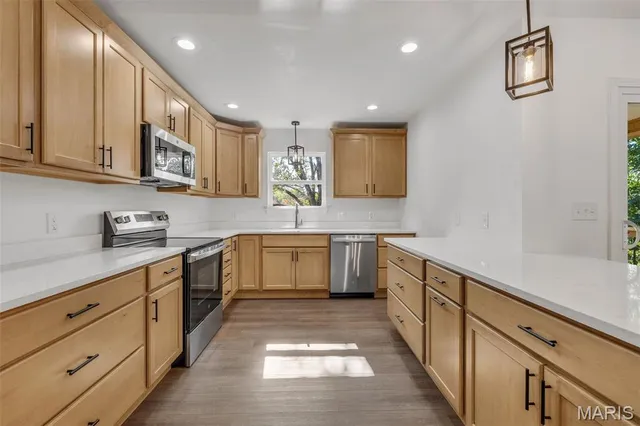 $310,000 | 211 Easy Street, De Soto, MO 63020