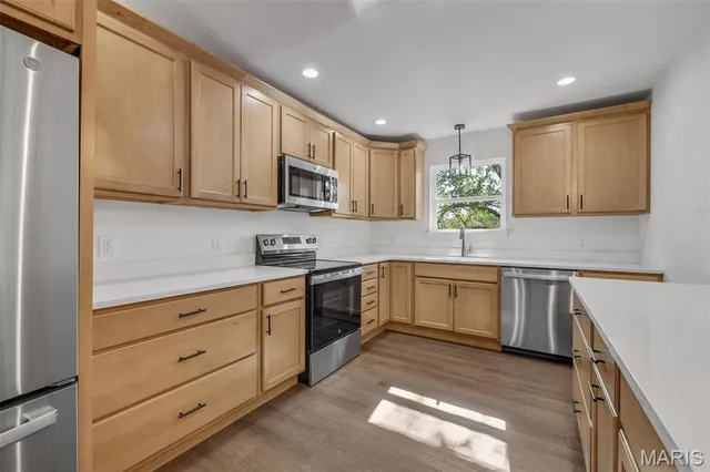 $310,000 | 211 Easy Street, De Soto, MO 63020