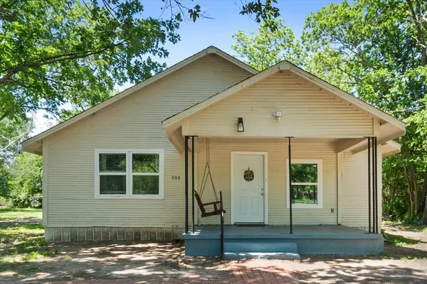 $205,000 | 703 North Goodman Avenue, Kerens, TX 75144