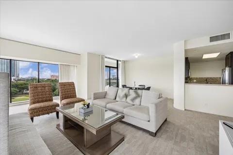 $398,980 | 1701 Hermann Drive, Unit 5B, Houston, TX 77004