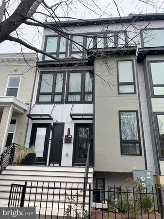 $4,500 | 3721 New Hampshire Avenue Northwest, Unit 1, Washington, DC 20010