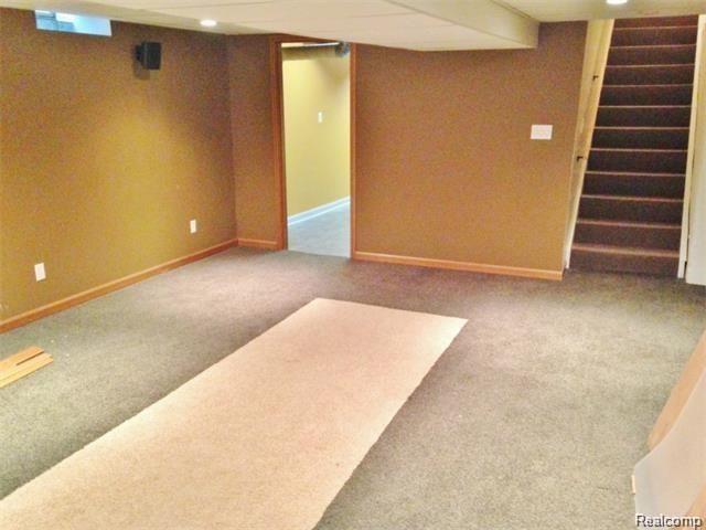 445 Buckingham Road Canton, MI 48188 - Photo 12 of 15