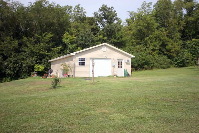 1420 Sands Road Sweetwater, TN 37874 - Photo 6 of 36 06-IMG_3298