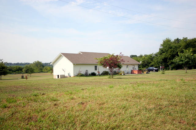 1420 Sands Road Sweetwater, TN 37874 - Photo 7 of 36 07-IMG_3297