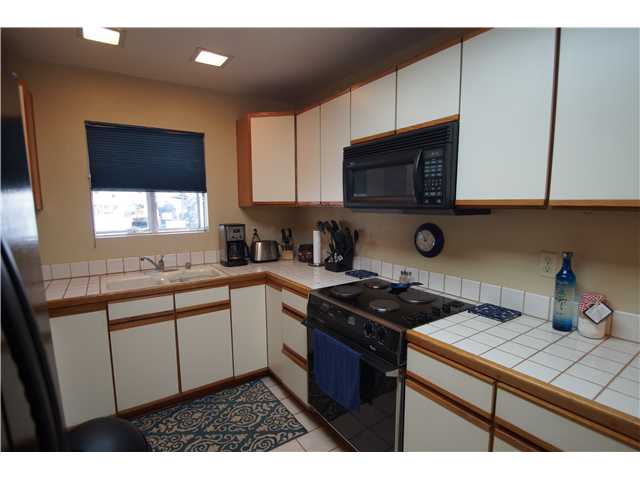 9420 Doheny Road Santee, CA 92071 - Photo 3 of 17 Kitchen