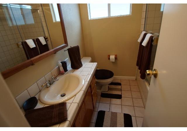 9420 Doheny Road Santee, CA 92071 - Photo 7 of 17 Hall Bath
