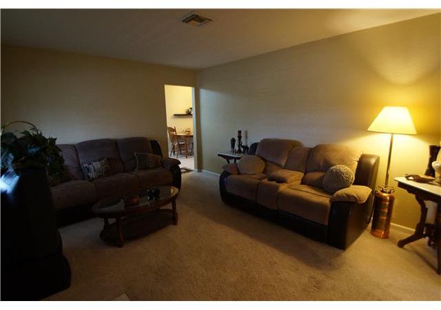 9420 Doheny Road Santee, CA 92071 - Photo 8 of 17 Living room