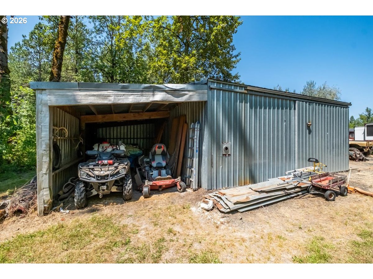 29727 Santiam Terrace Road Lebanon, OR 97355 - Photo 34 of 35