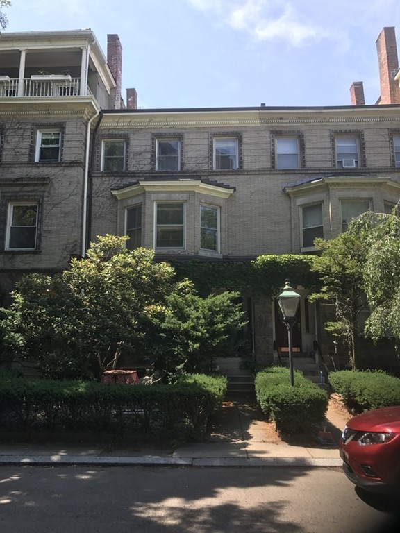 15 Regent Circle Brookline, MA 02445 - Photo 2 of 30