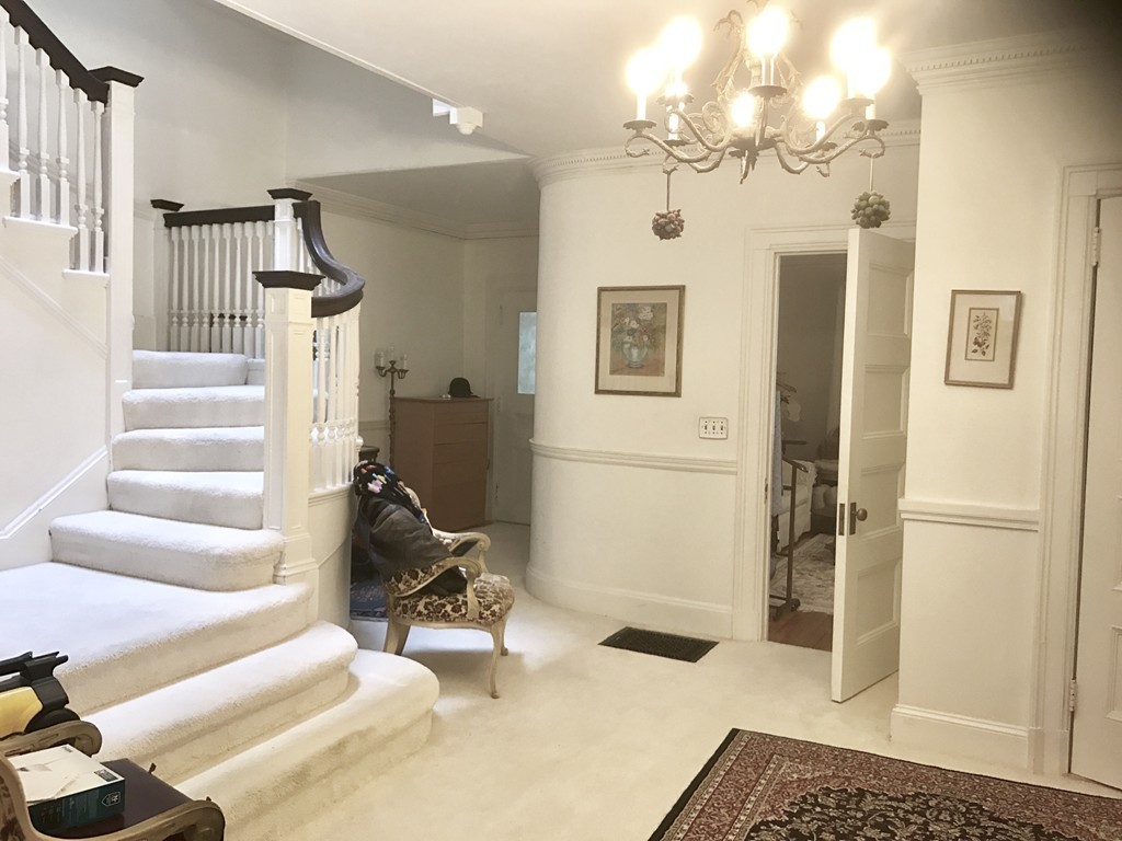 15 Regent Circle Brookline, MA 02445 - Photo 4 of 30