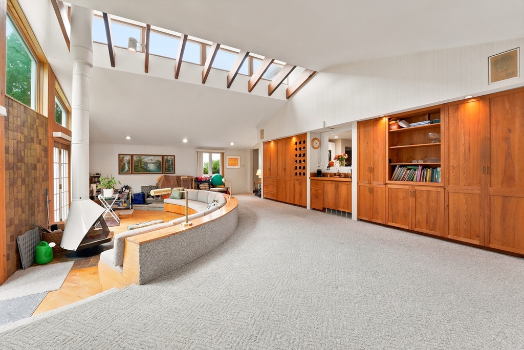 12 Swanson Road Framingham, MA 01701 - Photo 4 of 42