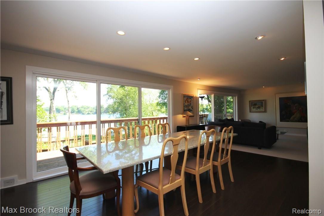 6290 Commerce Road West Bloomfield, MI 48324 - Photo 13 of 51 Truly a wonderful layout