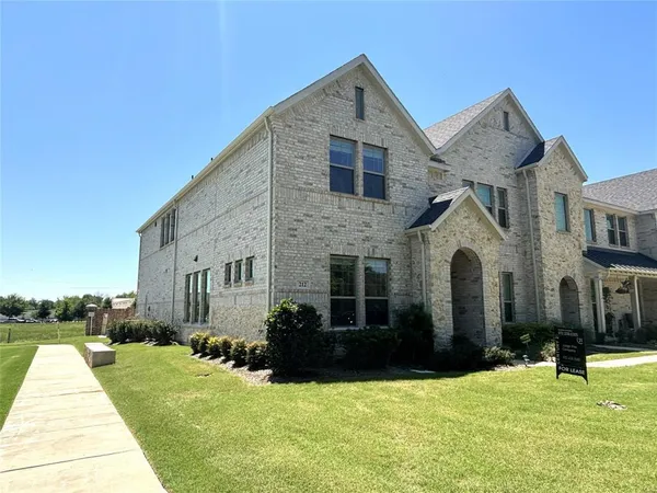 $3,450 | 212 Venice Avenue, Flower Mound, TX 75028