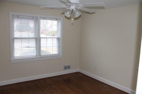 2345 Idavere Road Southwest Roanoke, VA 24015 - Photo 11 of 20 IMG_7064