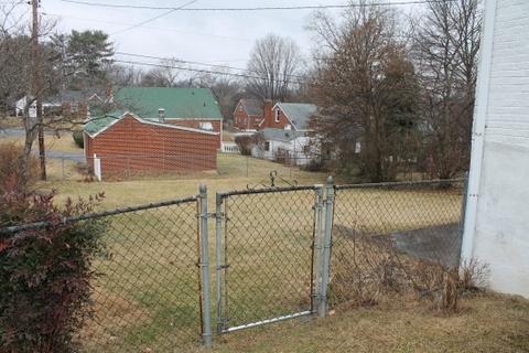 2345 Idavere Road Southwest Roanoke, VA 24015 - Photo 3 of 20 IMG_7074