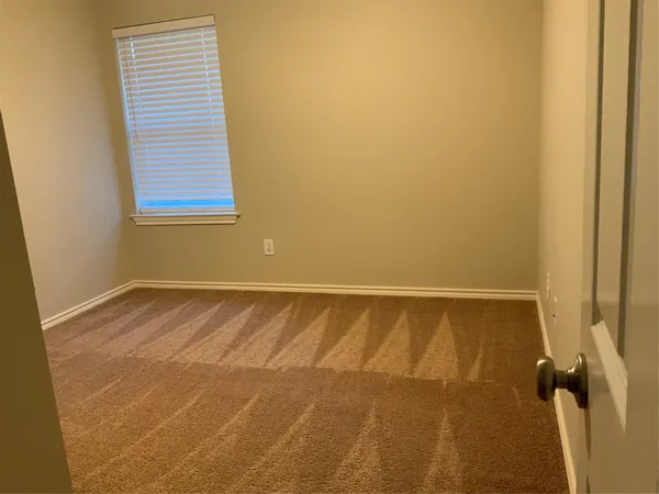 $2,450 | 35 Teakwood Place, The Woodlands, TX 77384