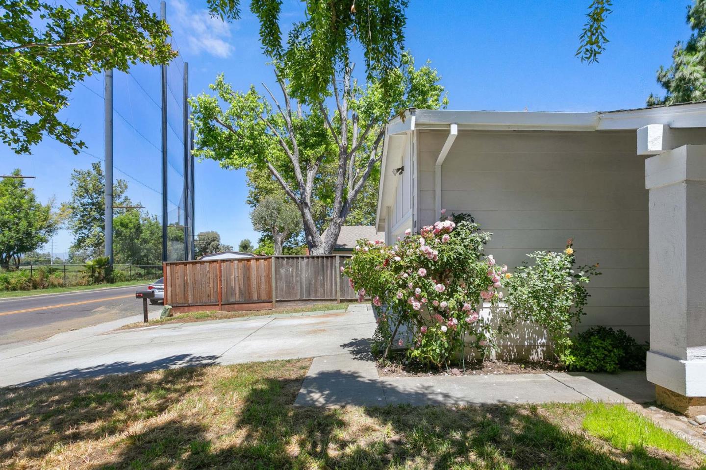 2962 Tuers Road San Jose, CA 95121 - Photo 5 of 38 a view of a backyard
