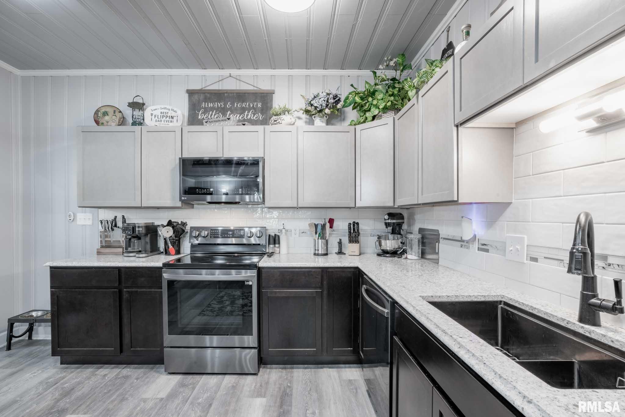 3235 Crossroad School Road Eldorado, IL 62930 - Photo 15 of 68