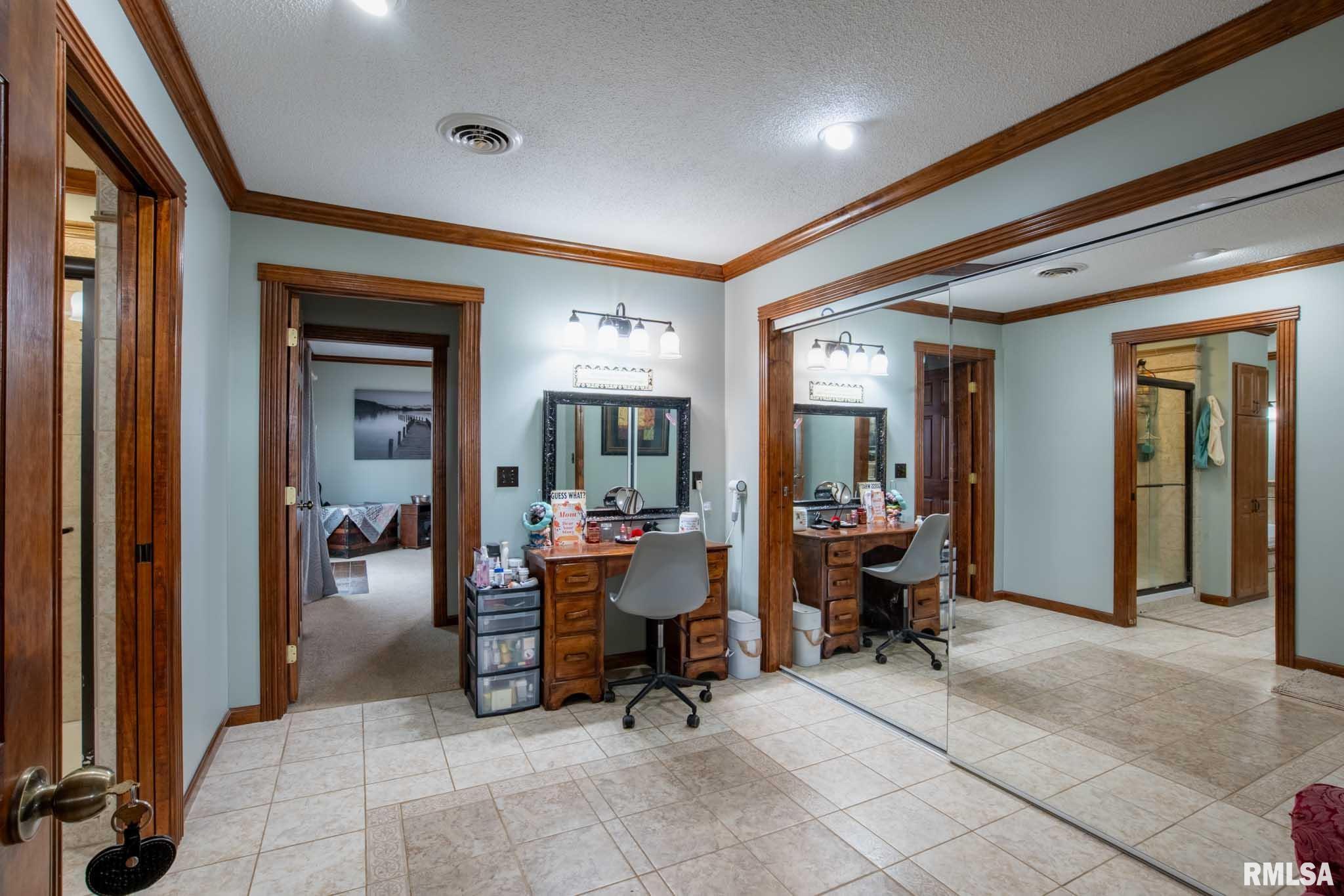 3235 Crossroad School Road Eldorado, IL 62930 - Photo 23 of 68