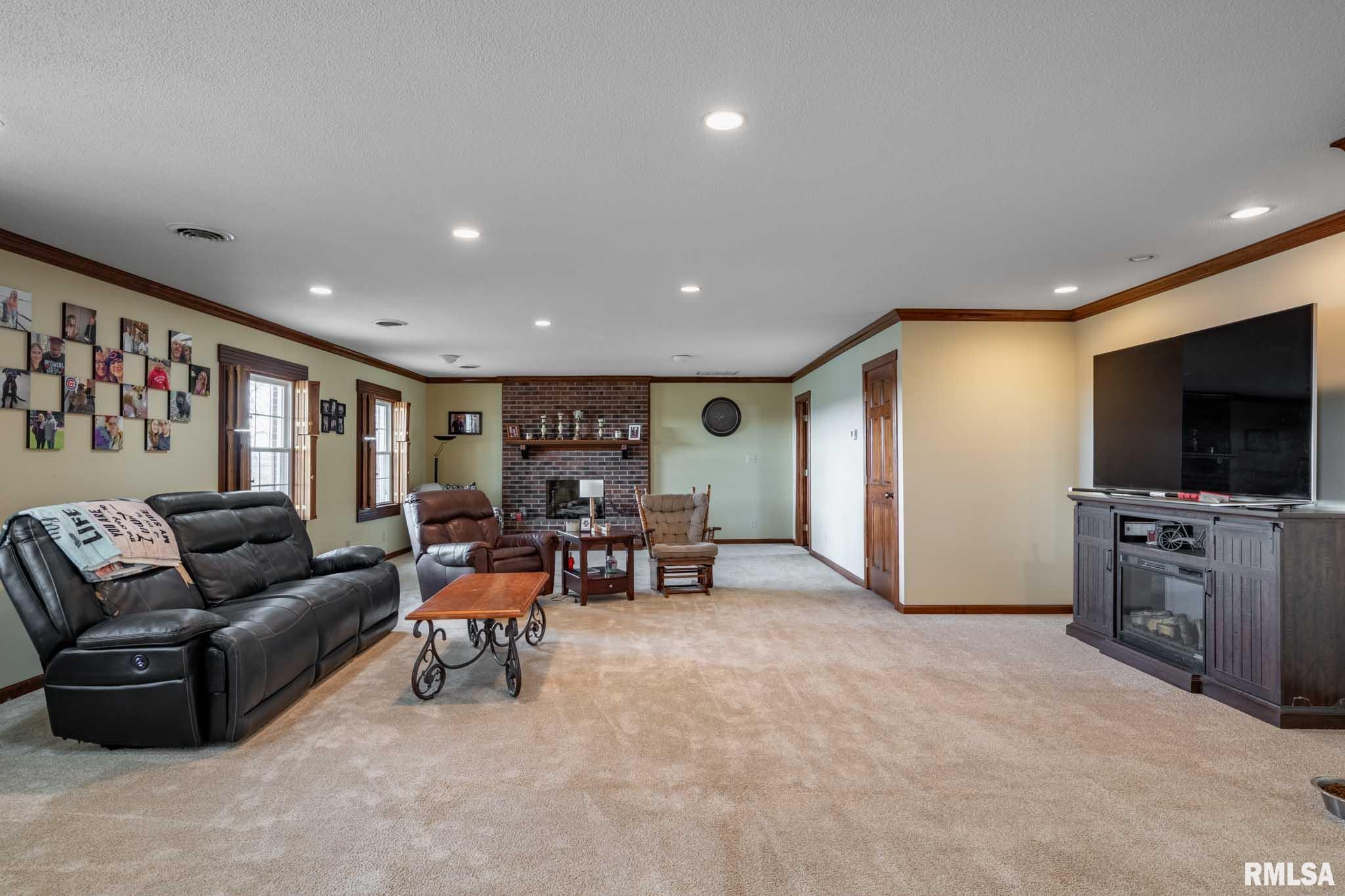 3235 Crossroad School Road Eldorado, IL 62930 - Photo 24 of 68