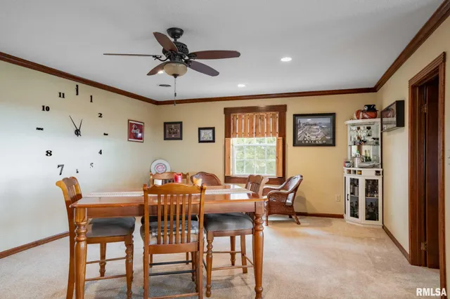 $390,000 | 3235 Crossroad School Road, Eldorado, IL 62930